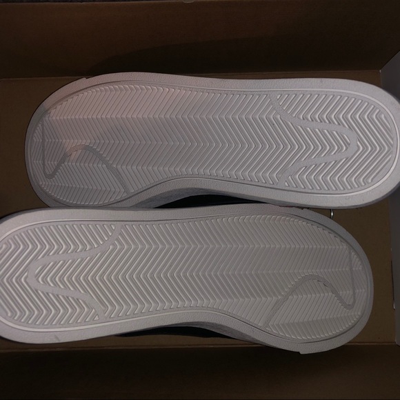 NIKE MID BLAZER’S - Picture 2 of 4